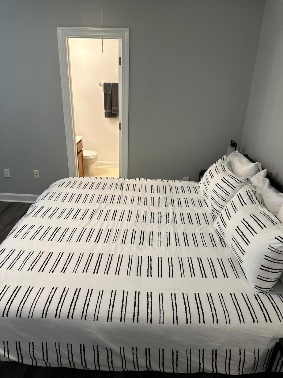 Apartament Simple Elegant Townhouse Dt Raleigh Ncsu Zewnętrze zdjęcie
